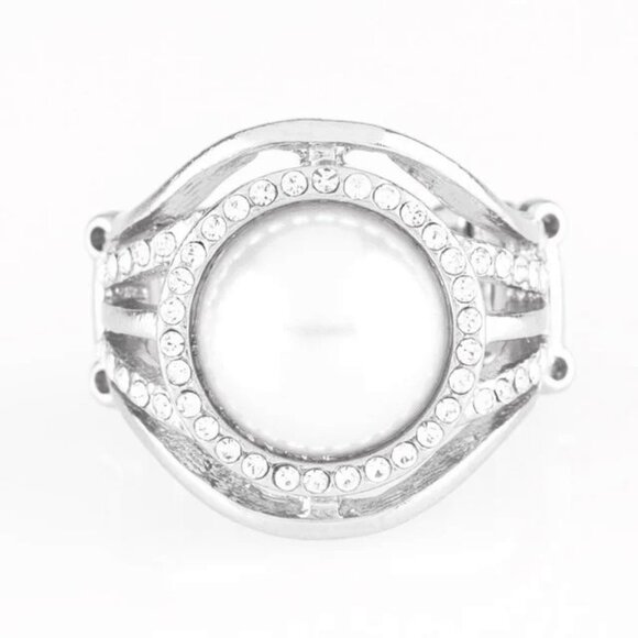 Paparazzi Jewelry Accessories - Pampered In Pearls - Pink Ring - Vintage - Picture 2 of 4